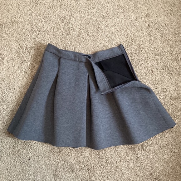 Forever 21 plain grey flare pleated skirt, medium - Picture 7 of 15